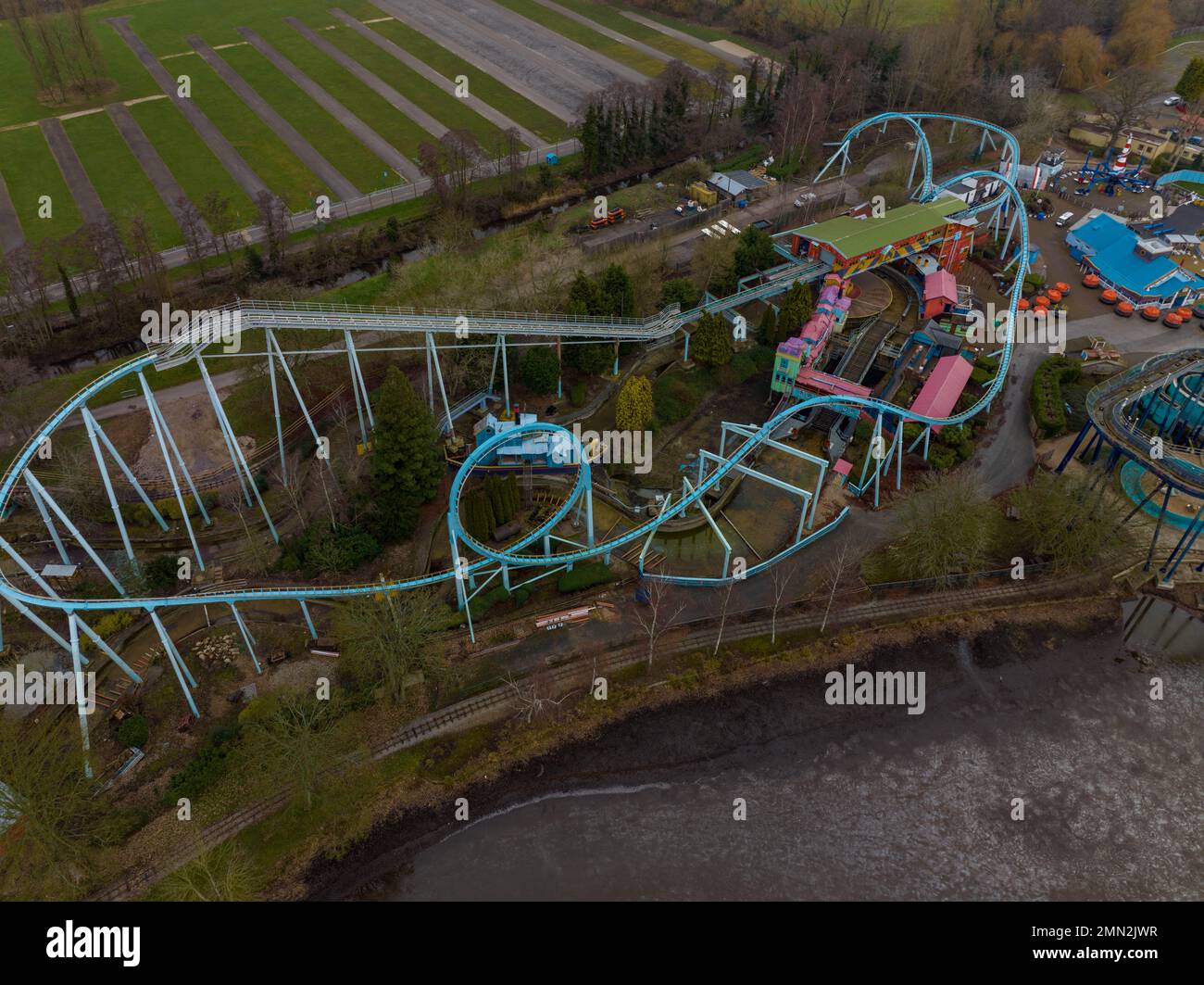 Die fantastische Drohne von Drayton Manor ist in Saison 2022 geschlossen, einschließlich Apocalypse Shock Wave Thomas Lank New Wikingerland und mehr Stockfoto