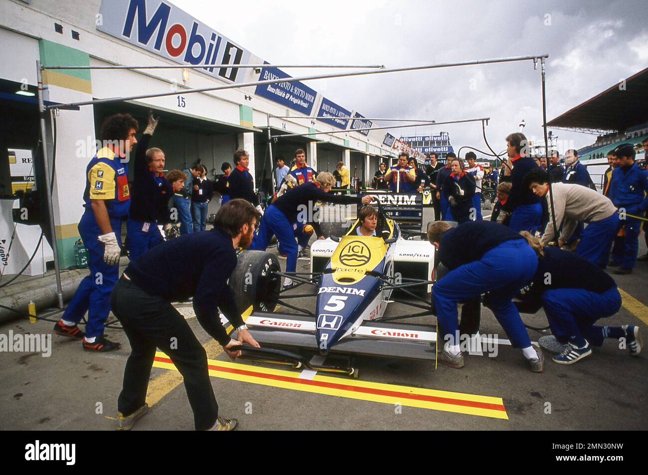 Nigels Mansells Williams Honda beim Training für den portugiesischen Grand Prix 1985 bei Estoril 21/2/1985 Stockfoto