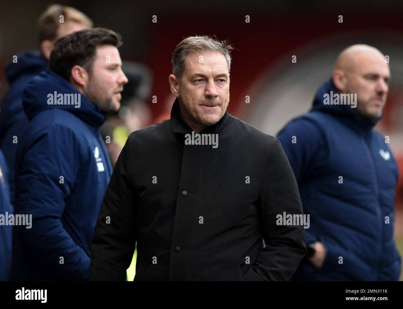 Crawley Manager Scott Lindsey beim zweiten Spiel der EFL League zwischen Crawley Town und Salford City im Broadfield Stadium , Crawley , Großbritannien - 28. Januar 2023. Foto: Simon Dack/Teleobjektiv. Nur redaktionelle Verwendung. Kein Merchandising. Für Fußballbilder gelten Einschränkungen für FA und Premier League. Keine Nutzung von Internet/Mobilgeräten ohne FAPL-Lizenz. Weitere Informationen erhalten Sie von Football Dataco Stockfoto