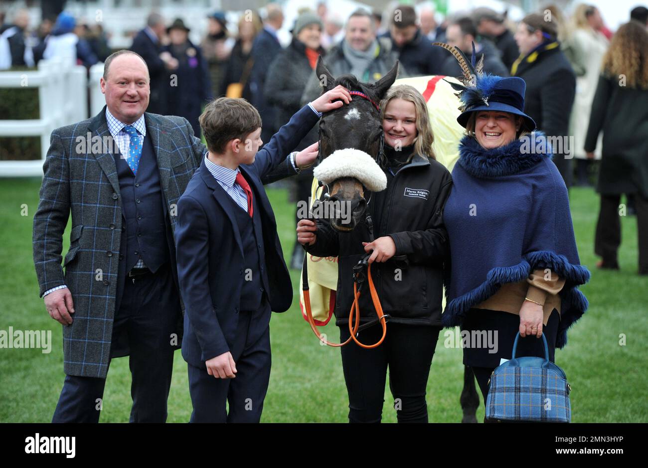 Rennen Drei. Die Glenfarclas Cross Country Chase. Rennsieger Back on the Lash mit dem lokalen Trainer Martin Keighley Horse Racing bei Cheltenham Racec Stockfoto
