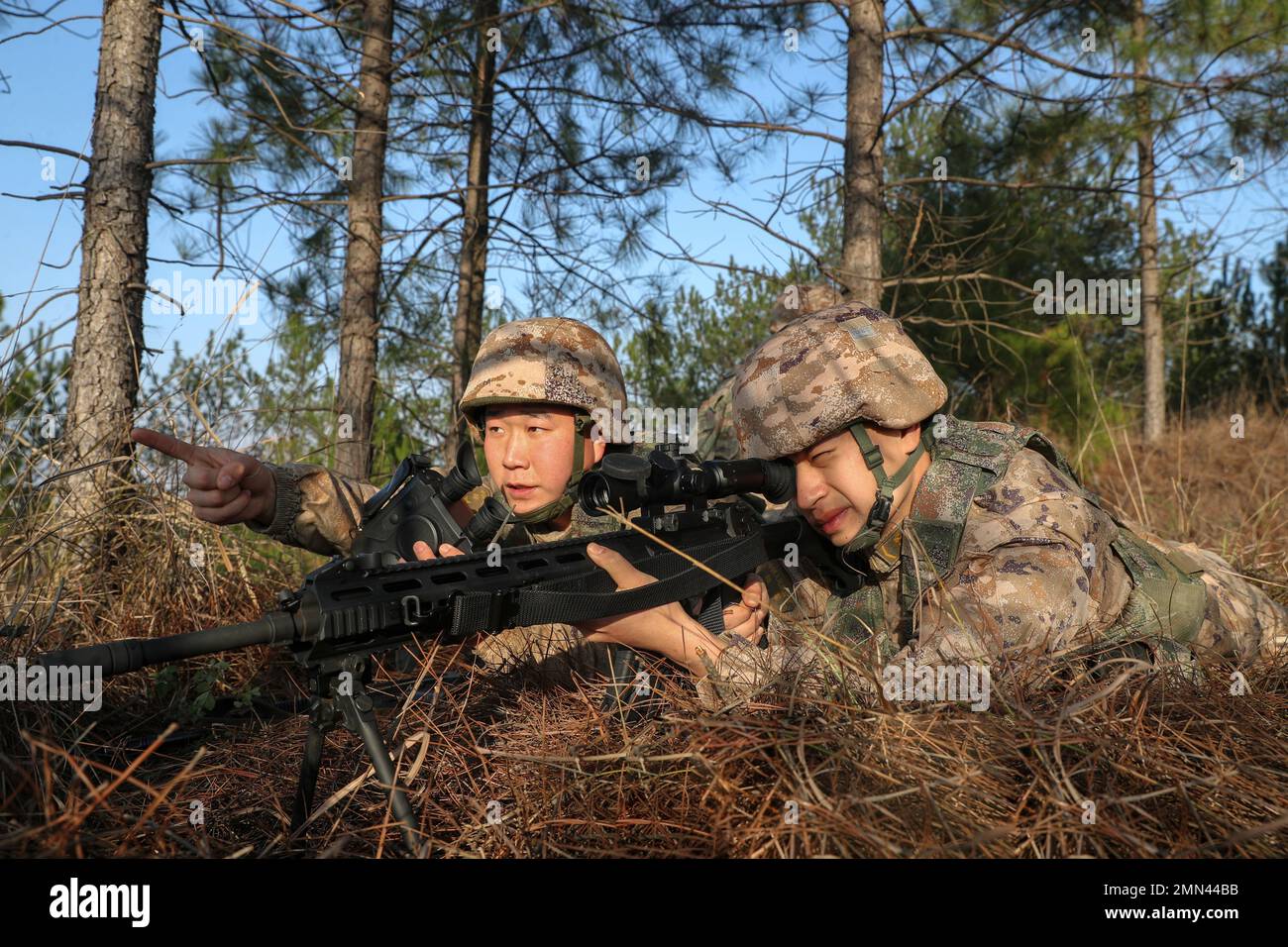 JIANGXI, CHINA - 29. JANUAR 2023 - Special Operations Team Conduct target identification, 29. Januar 2023, Jiangxi, China. Eine Brigade der 72. Gr Stockfoto