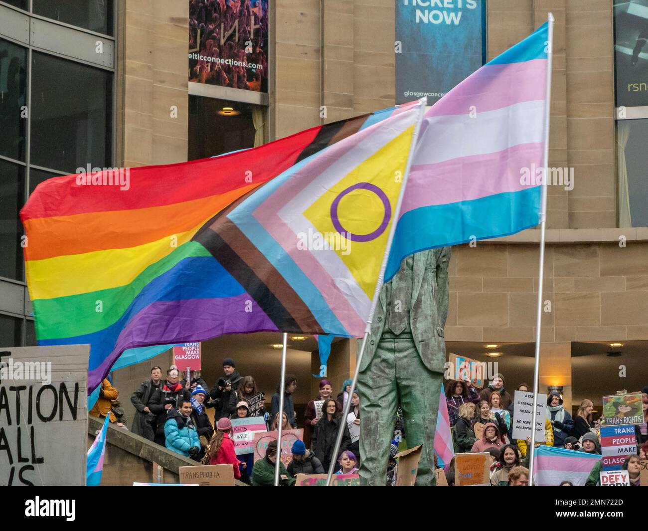 Glasgow, Schottland, Großbritannien. 21. Januar 2023: Ein Publikum bei einer Pro-Trans-Rallye in Glasgow. Stockfoto