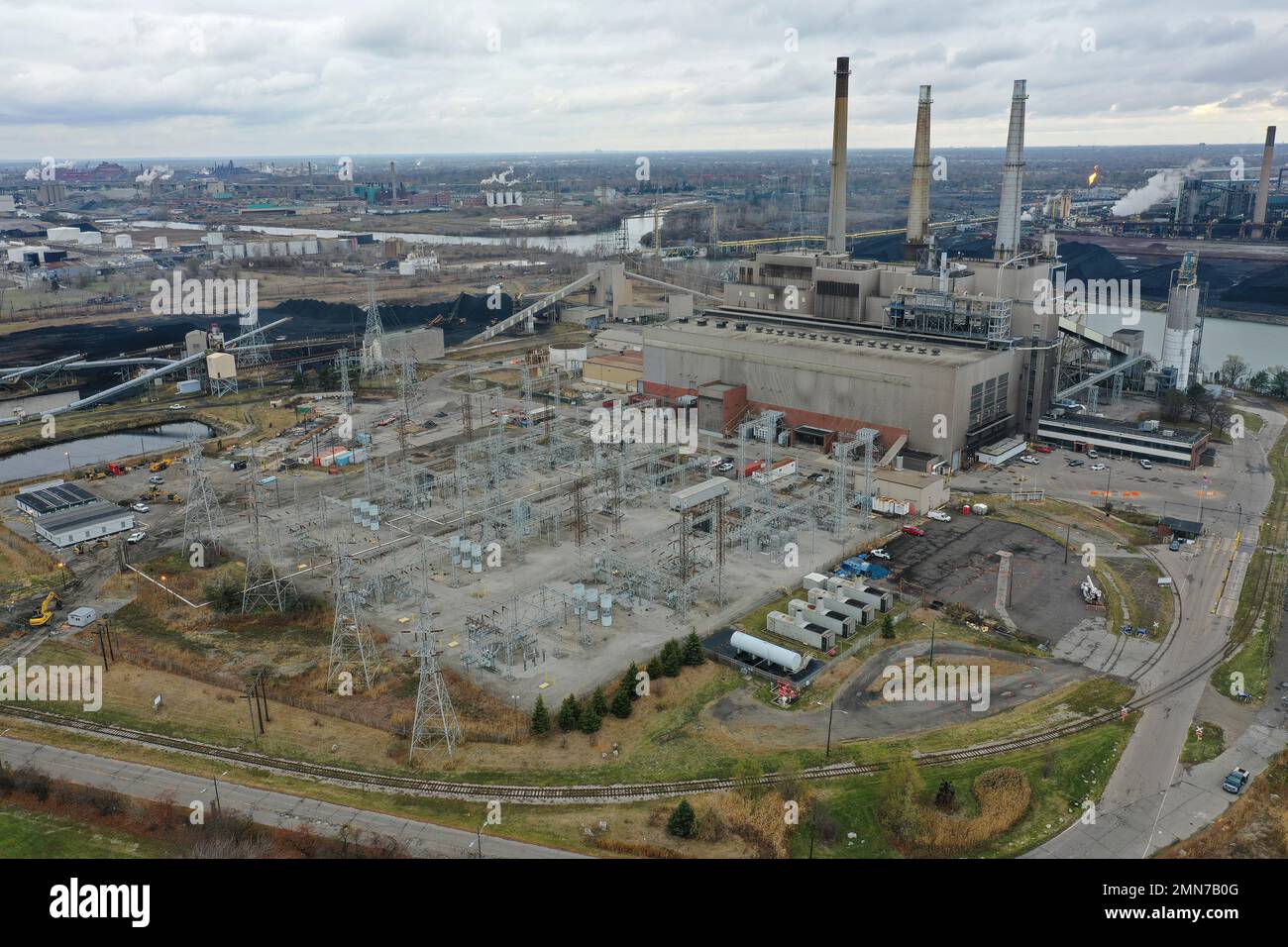 Das „kleine, aber mächtige“ DTE-Kohlekraftwerk in River Rouge, südlich von Detroit, Michigan, USA, wurde im Mai 2021 in den Ruhestand gesetzt Stockfoto