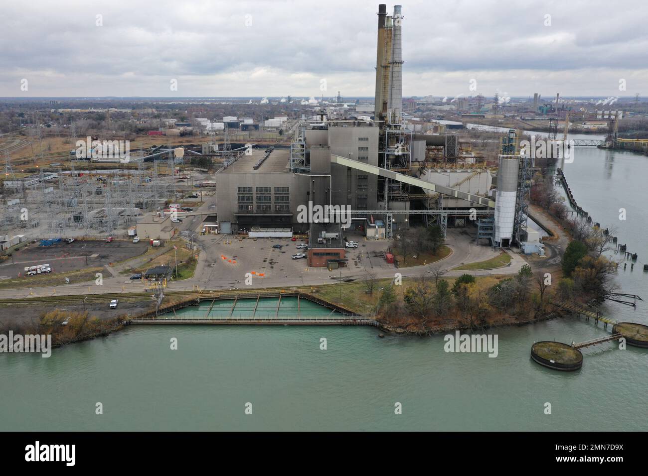 DTE Kohlekraftwerk in River Rouge am Ufer des Detroit River, Michigan, Wayne County, USA Stockfoto