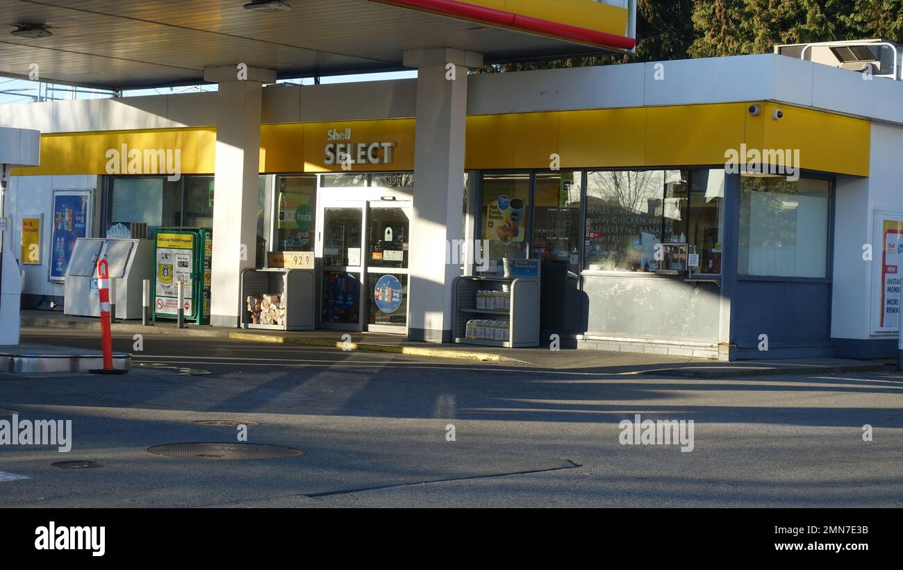 Januar 29 2023 - Shell-Tankstelle in Vancouver, British Columbia, Kanada Stockfoto