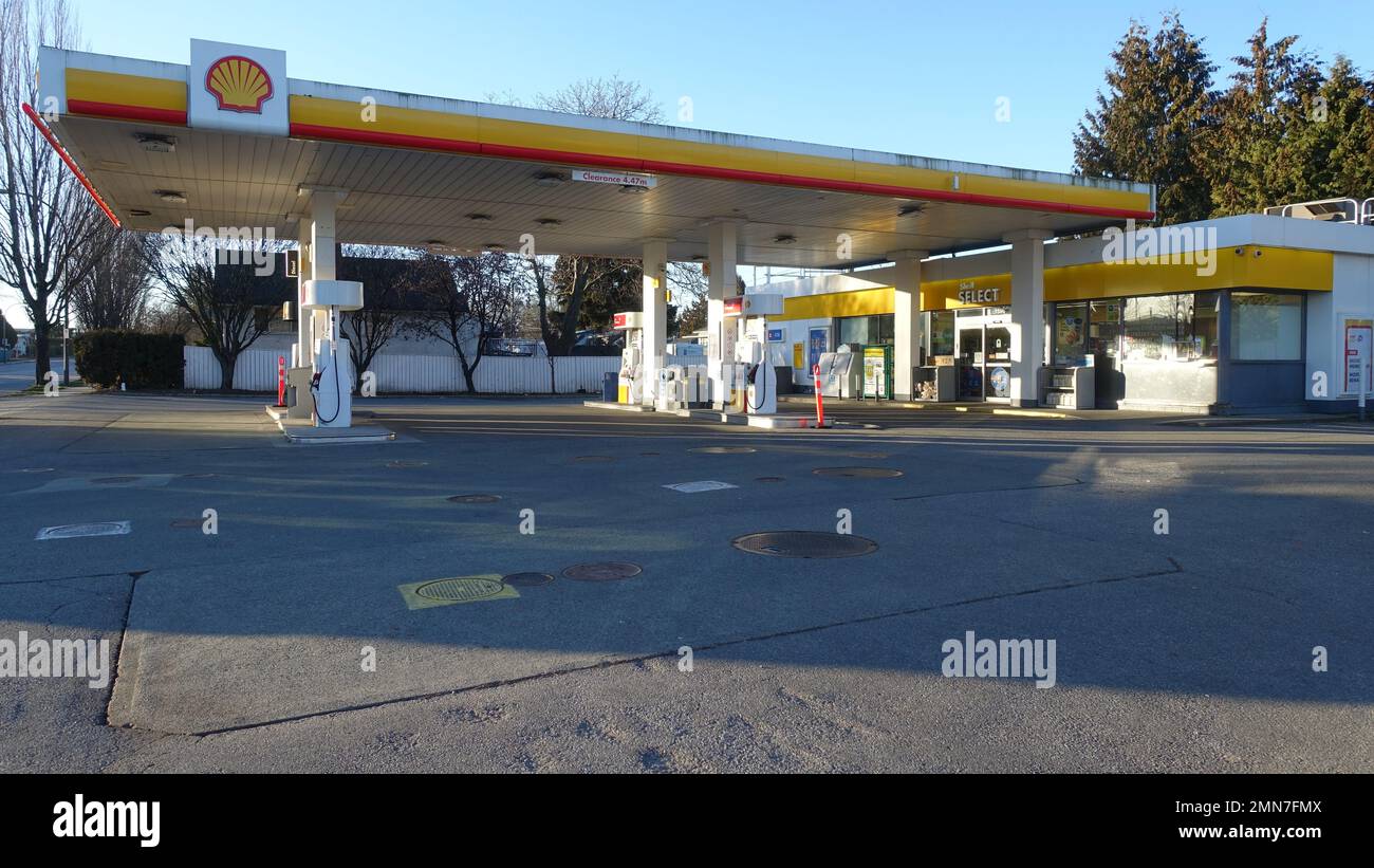 Januar 29 2023 - Shell-Tankstelle in Vancouver, British Columbia, Kanada Stockfoto