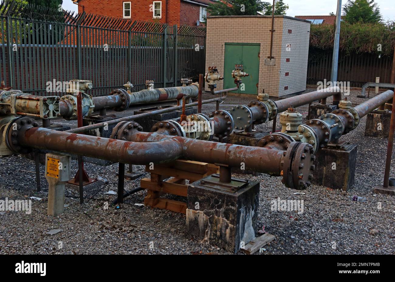 Alte Gasversorgungsinfrastruktur von Transco, nationale Netzleitungen und Ventile, Bradshaw Lane, Thelwall, South Warrington, Cheshire, ENGLAND, GROSSBRITANNIEN, WA4 2NL Stockfoto