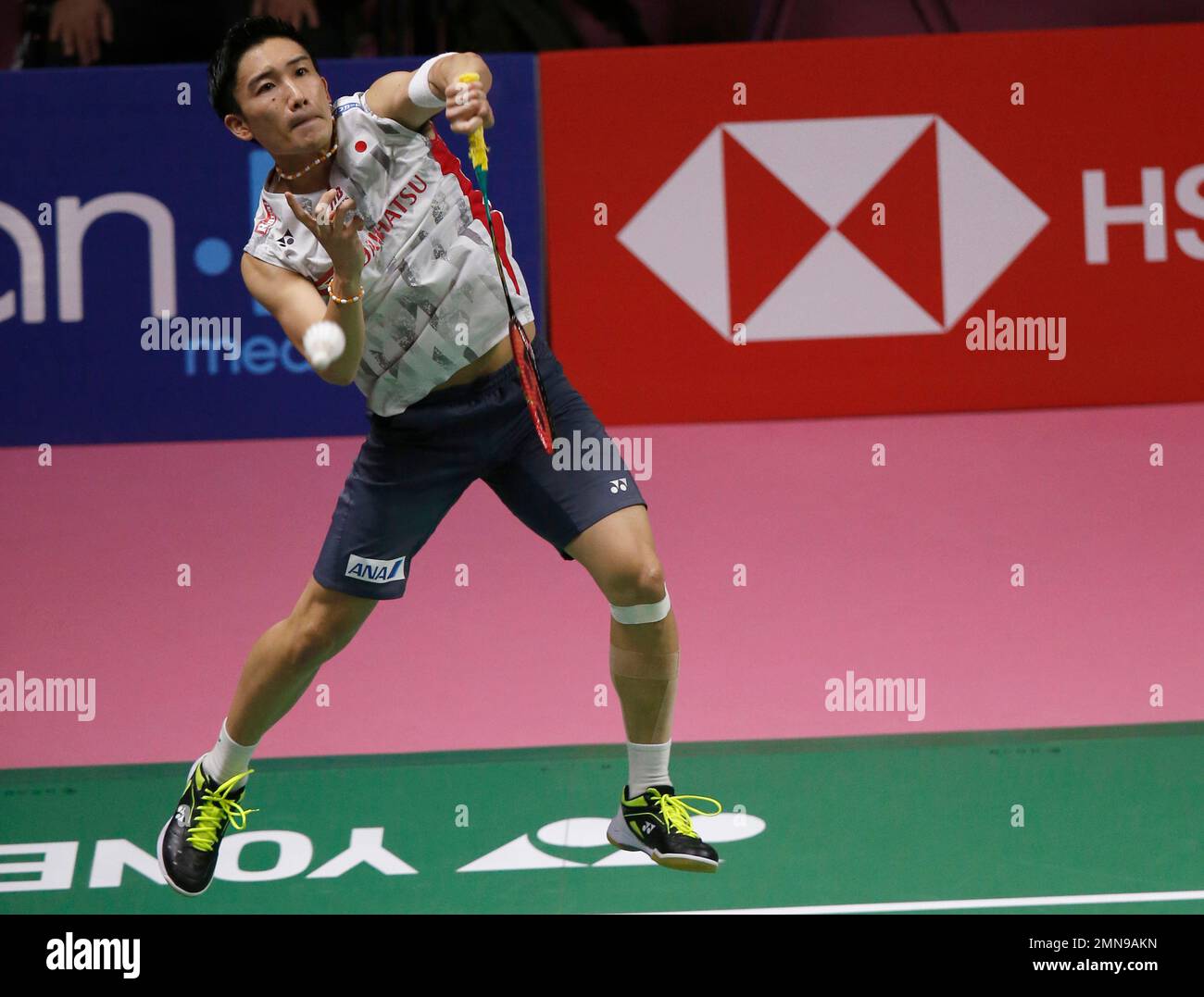 Kento Momota of Japan returns a shot to Chen Long of China during their Thomas Cup finals badminton match at the Thomas and Uber Cup 2018 in Bangkok, Thailand, Sunday, May 27, 2018. (AP Photo/Sakchai Lalit) Stockfoto
