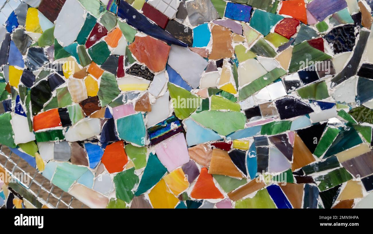 Farbenfroher Fliesenmosaikhintergrund in Steingut-Fliesen Stockfoto