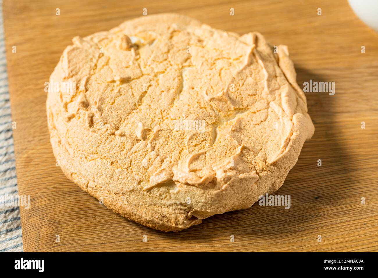 Trendiger hausgemachter Cloud Bread Snack mit Egg Whites Stockfoto