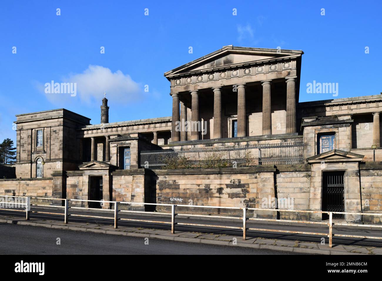 Edinburgh Scotland, Vereinigtes Königreich, 30. Januar 2023. Allgemeiner Blick auf die Old Royal High School an der Regent Road. Live-Nachrichten von sst/alamy Stockfoto