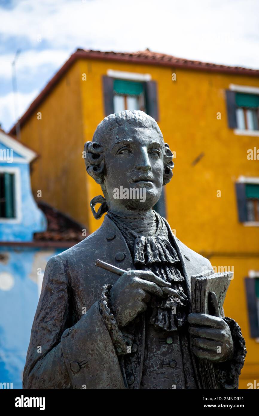 Statue von Baldassare Galuppi, Komponist Buranello auf dem öffentlichen Platz in Burano Stockfoto