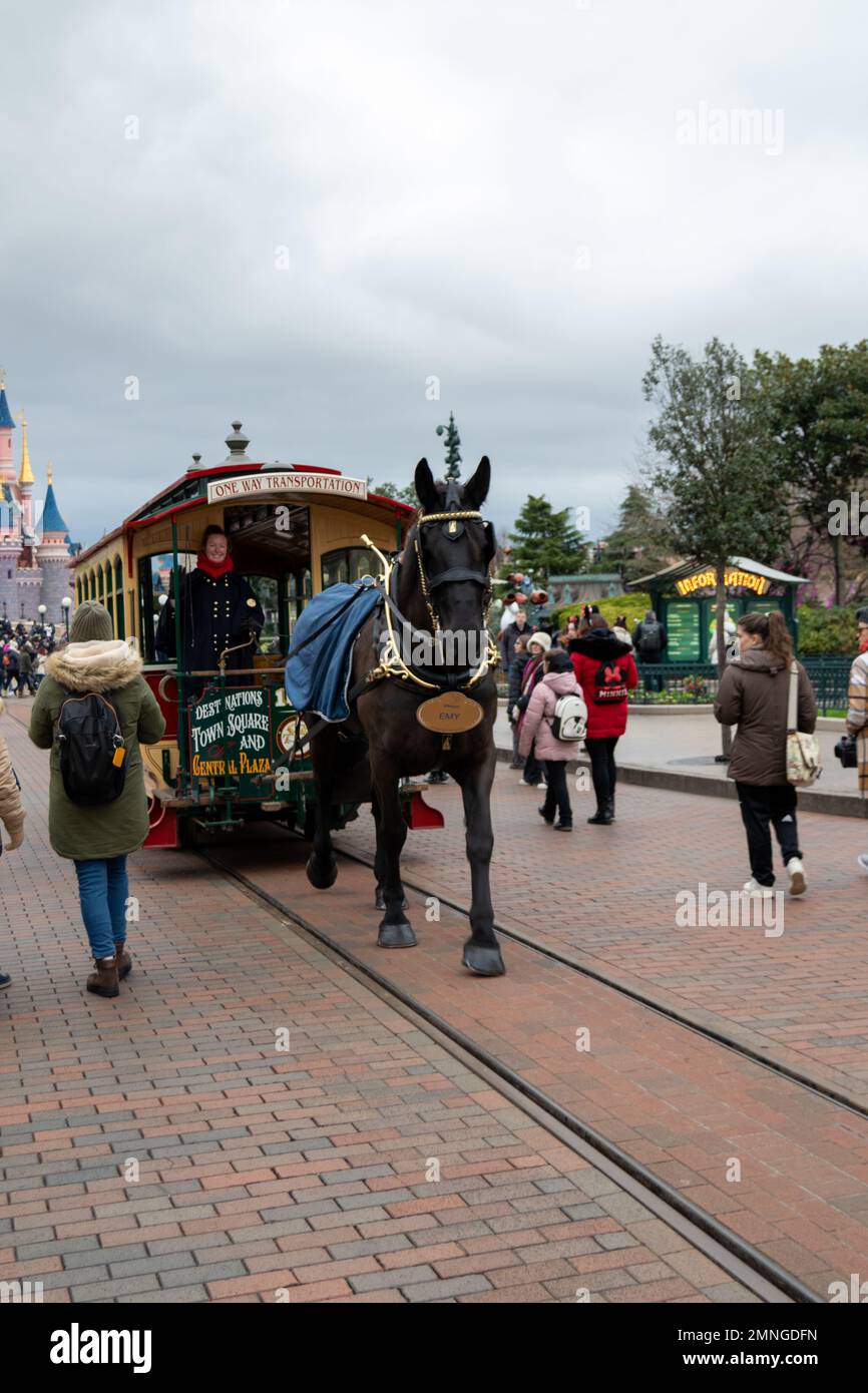 Disneyland Paris One Way Pferdetransport, Pferdekutschen. Die prunkvollen Pferdekutschen der Main Street. Stockfoto