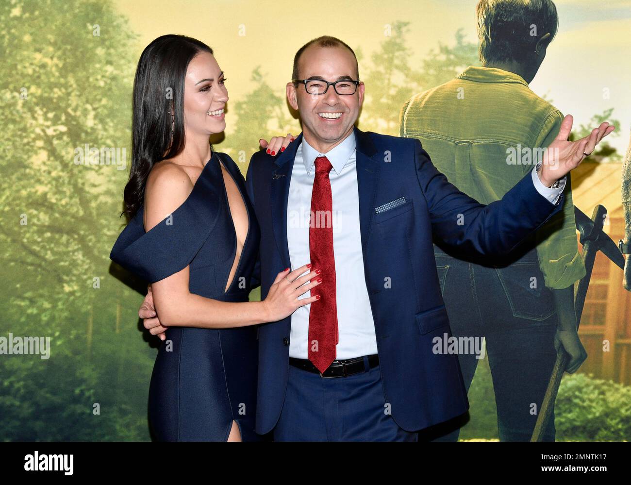 James Murray, right, and wife Melyssa Murray attend the "Knock at the Cabin" world premiere at Jazz at Lincoln Center's Frederick P. Rose Hall on Monday, Jan. 30, 2023, in New York. (Photo by Evan Agostini/Invision/AP) Stockfoto