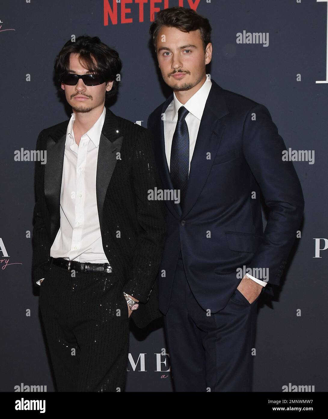 Los Angeles, USA. 30. Januar 2023. (L-R) Dylan Jagger Lee und Brandon Thomas Lee kommen am Montag, den 30. Januar 2023, zum Netflix Dokumentarfilm PAMELA, Eine LIEBESGESCHICHTE Weltpremiere im TUDUM Theater in Hollywood, Kalifornien, an. (Foto: Sthanlee B. Mirador/Sipa USA) Guthaben: SIPA USA/Alamy Live News Stockfoto Los Angeles, USA. 30. Januar 2023. (L-R) Dylan Jagger Lee und Brandon Thomas Lee kommen am Montag, den 30. Januar 2023, zum Netflix Dokumentarfilm PAMELA, Eine LIEBESGESCHICHTE Weltpremiere im TUDUM Theater in Hollywood, Kalifornien, an. (Foto: Sthanlee B. Mirador/Sipa USA) Guthaben: SIPA USA/Alamy Live News Stockfoto