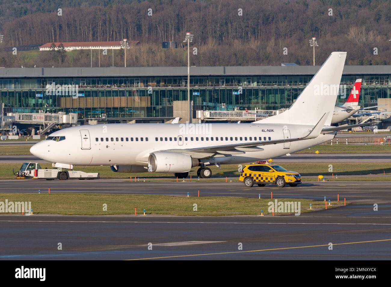 Zürich, Schweiz, 19. Januar 2023 Georgian Airways Boeing 737-783 ist in Position Stockfoto