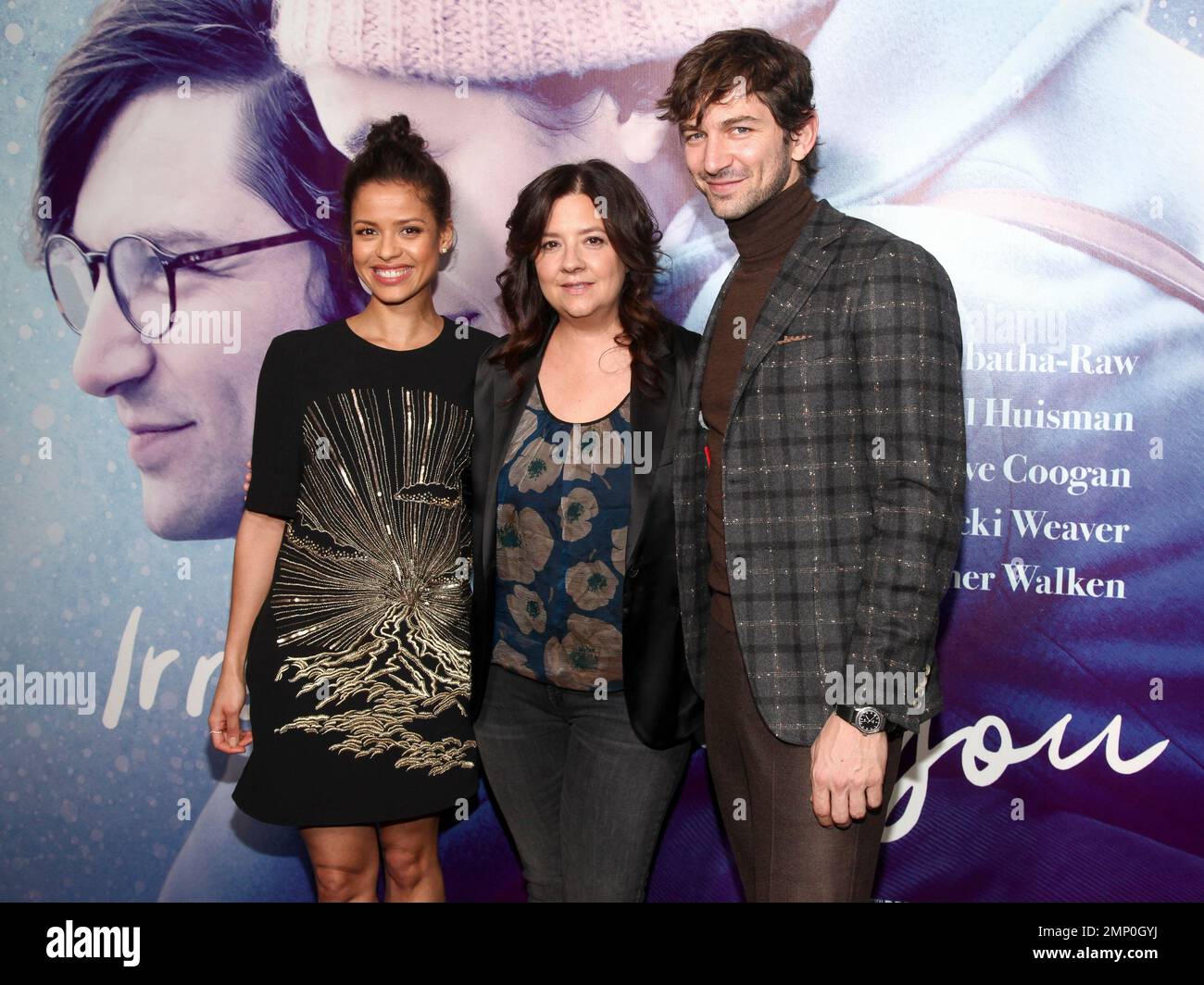 Gugu Mbatha-Raw, from left, Stephanie Laing and Michiel Huisman attend the special screening of "Irreplaceable You" at Metrograph on Thursday, Feb. 8, 2018, in New York. (Photo by Andy Kropa/Invision/AP) Stockfoto