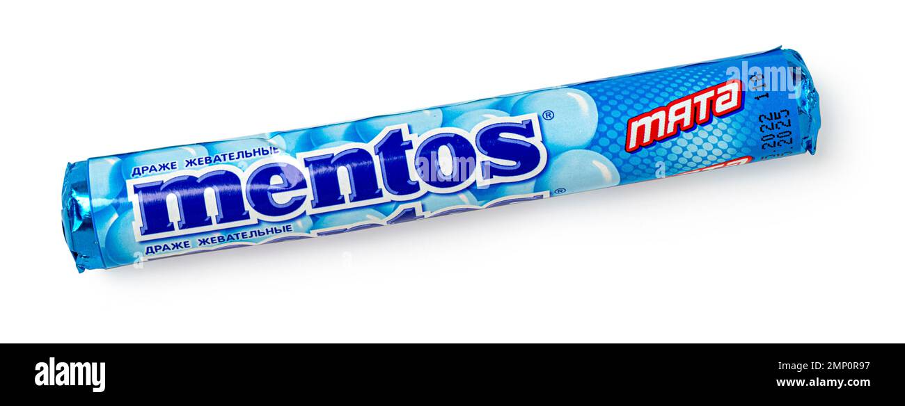 Anapa, Russland - 10. Dezember 2022: mint Mentos auf weißem Hintergrund am 13. Oktober 2016. Die Marke Mentos ist Eigentum und wird hergestellt Stockfoto