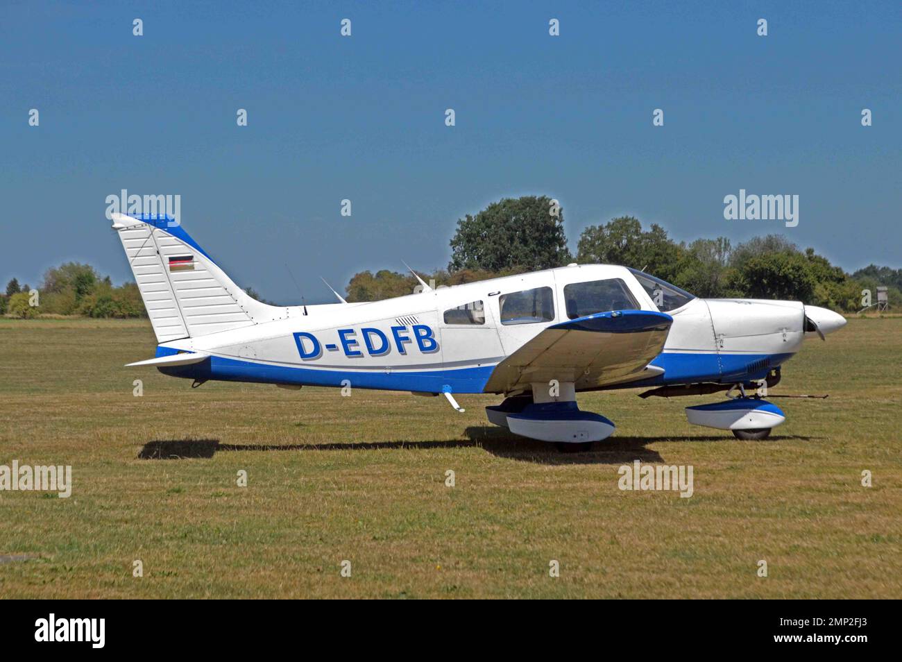 Deutschland, Baden-Württemberg, Tannheim: D-EDFB Piper PA.28-181 Archer II (c/8190131). Stockfoto