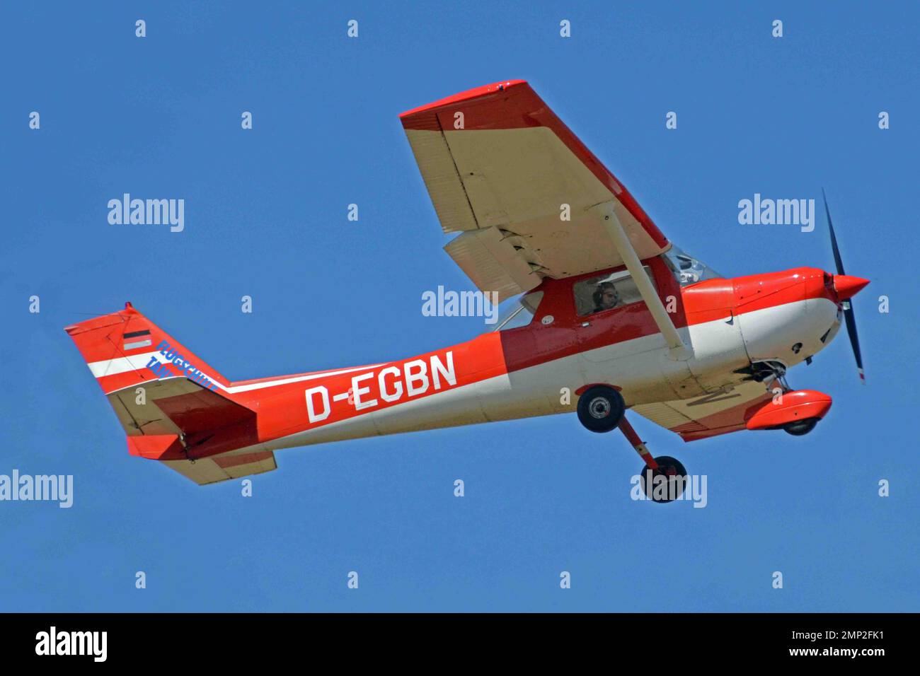 Deutschland, Baden-Württemberg, Tannheim: D-EGBN Cessna FRA.150L Aerobat (c/0192). Stockfoto