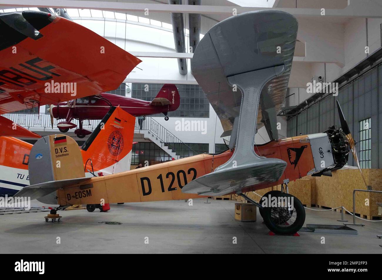 Deutschland, Bayern, Schleissheim: D-EOSM Udet U.12A Flamingo Replica (c/n 1785) , gekennzeichnet als 'D1202' in Deutsches Museum Flugwerft. Stockfoto