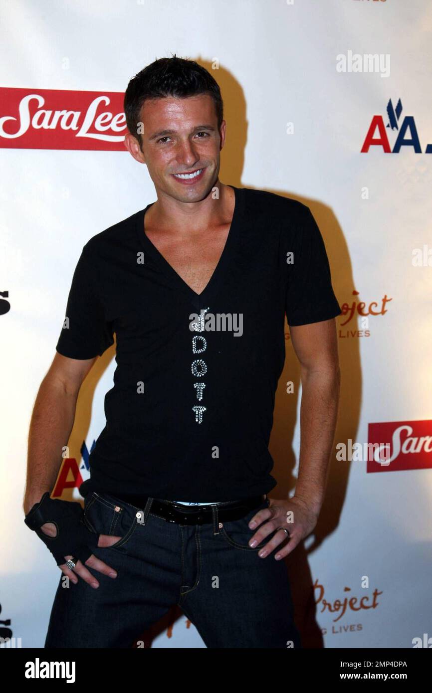 Jason Dottley nimmt an der Premiere der neuen Serie „Sordid Lives“ auf den New World Stages Teil. Die Serie, die von Del Shores geschrieben und geleitet wurde und auf dem gleichnamigen Film basiert, wird am 23. Juli 2008 auf dem LOGO-Netzwerk von MTV ausgestrahlt und spielt Olivia Newton-John („Grease“), Rue McClanahan („The Golden Girls“), Leslie Jordan („will & Grace“), Caroline Rhea (Sabrina, die Teenage-Hexe), Bonnie Bedelia („die Hard“), Beth Grant („Little Miss Sunshine“) und Newcomer Jason Dottley, unter anderem. New York, NY. 7/15/08. Stockfoto