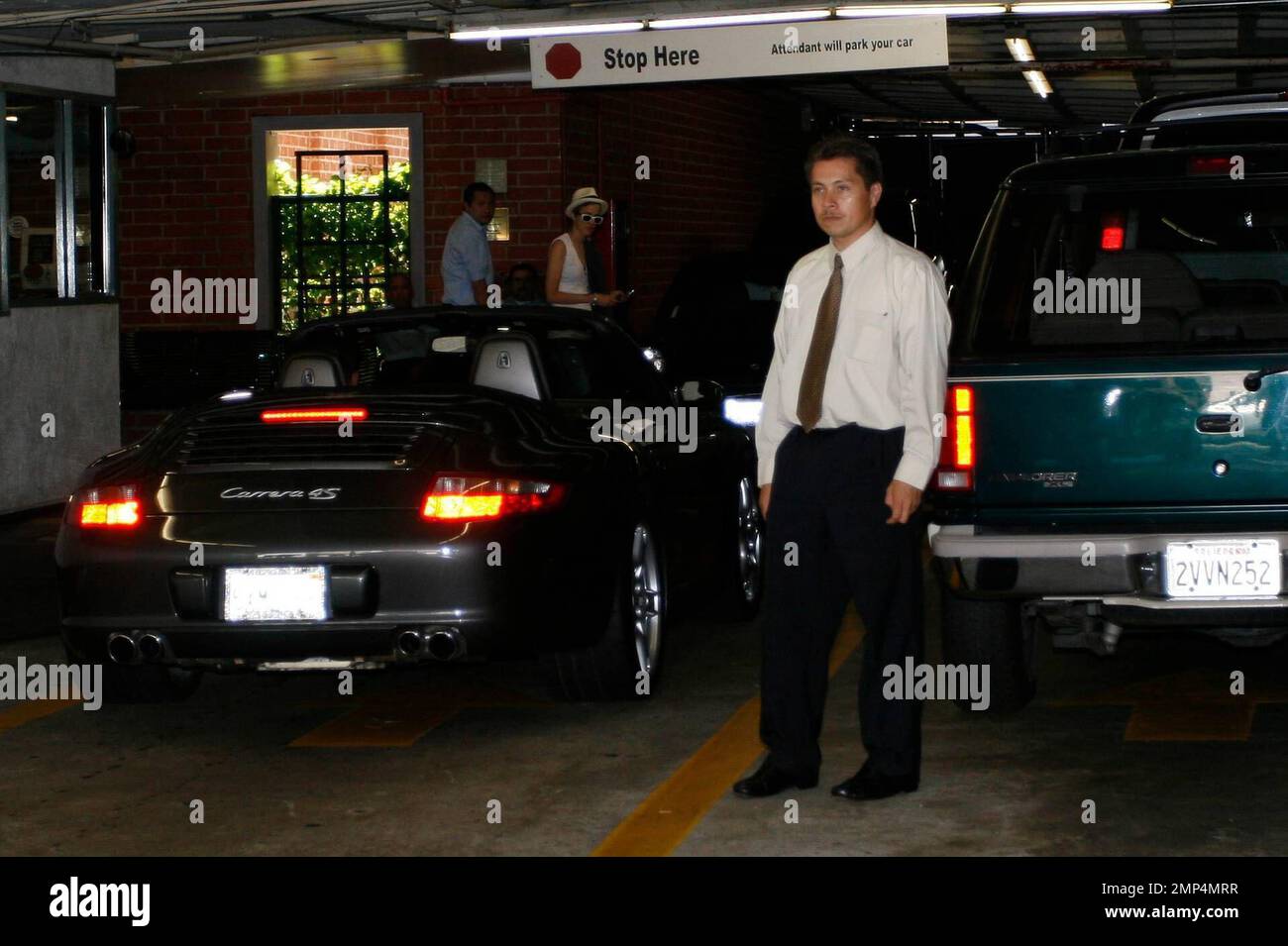 Samantha Ronson Chauffeure, Kumpel Lindsay Lohan, für heute. Die beiden, die hier im medizinischen Gebäude in Beverly Hills zu sehen waren, wo Lindsay anscheinend einen Termin hatte, fuhren auch nach Yves Saint Laurent, zum Neil George Salon und Sammy's Camera und zu anderen Geschäften. Los Angeles, Kalifornien. 8/20/08. Stockfoto