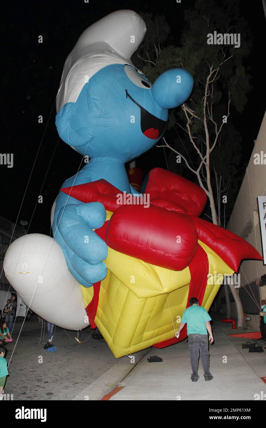 Allgemeine Atmosphäre der Hollywood Christmas Parade zum 80. Jahrestag auf dem Hollywood Blvd. Los Angeles, Kalifornien. 27. November 2011 . Stockfoto