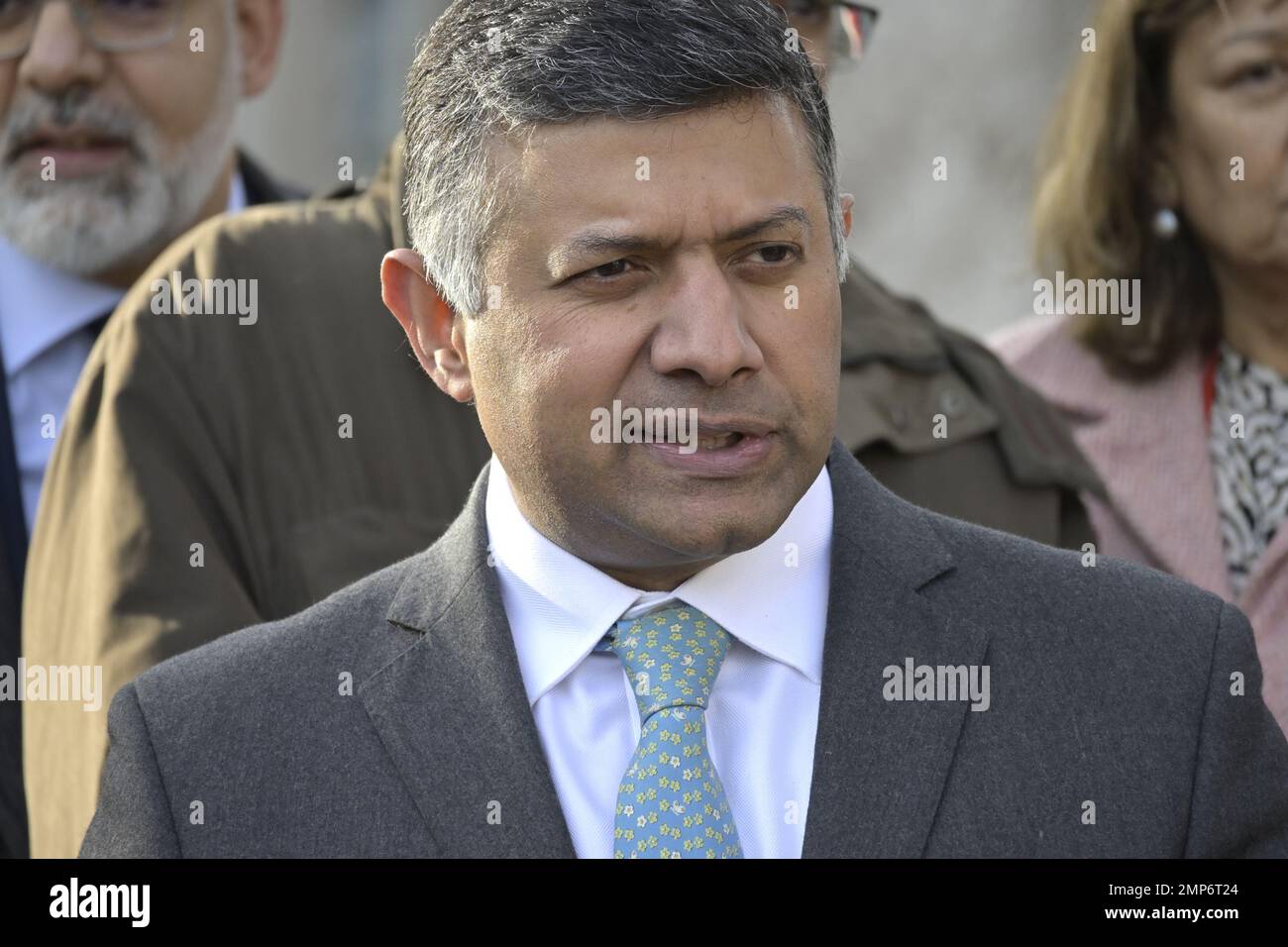Vikram Kumar Doraiswami - der hohe Kommissar Indiens im Vereinigten Königreich - bei einer Veranstaltung zur Gedenkfeier von Mart vor der Statue von Mahatma Gandhi auf dem Parliament Square Stockfoto