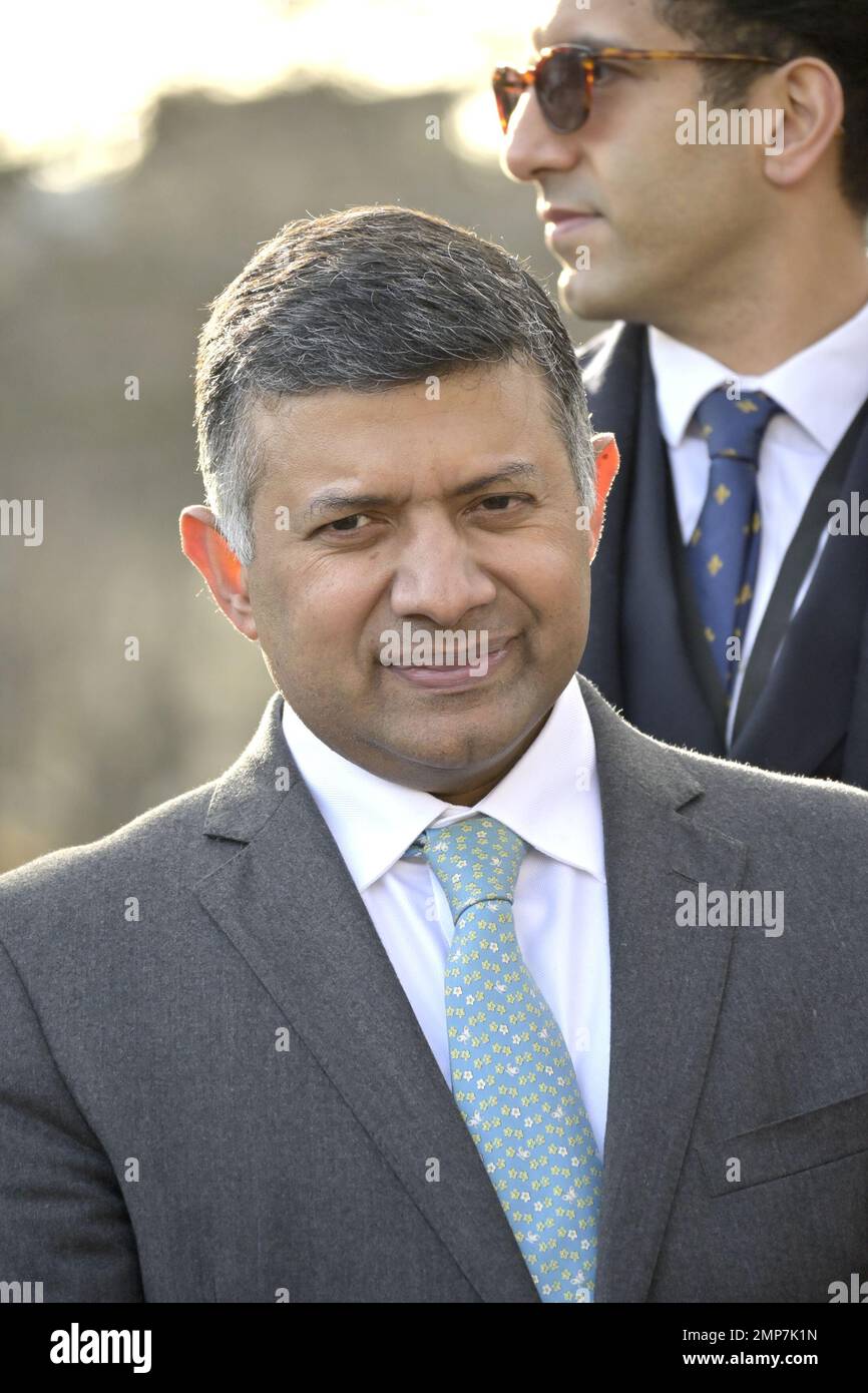 Vikram Kumar Doraiswami - der hohe Kommissar Indiens im Vereinigten Königreich - bei einer Veranstaltung zur Gedenkfeier von Mart vor der Statue von Mahatma Gandhi auf dem Parliament Square Stockfoto