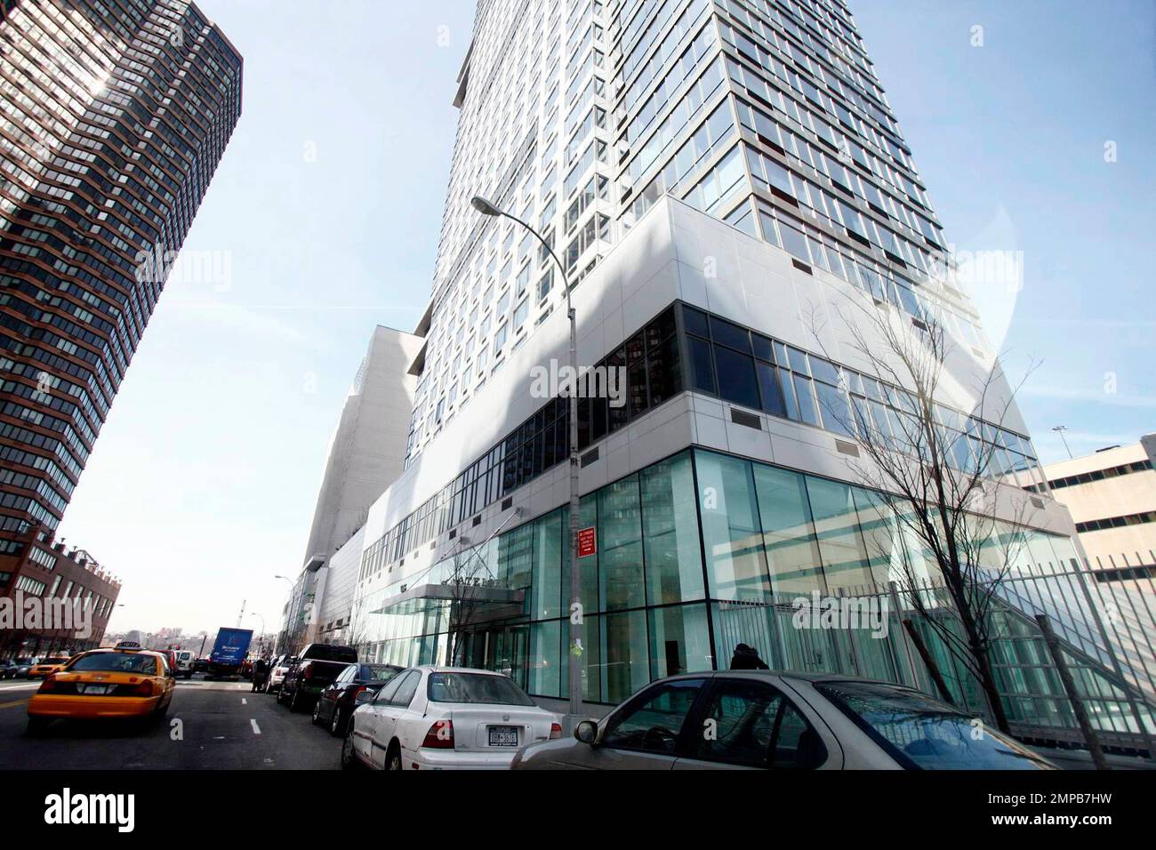 Promi-Paar Nick Lachey und Vanessa Minnillo, leben zusammen in einer 2-Schlafzimmer-Wohnung im neu gebauten luxuriösen Atelier Gebäude in Mid-Town Manhattan, NY. 2/29/08. Stockfoto