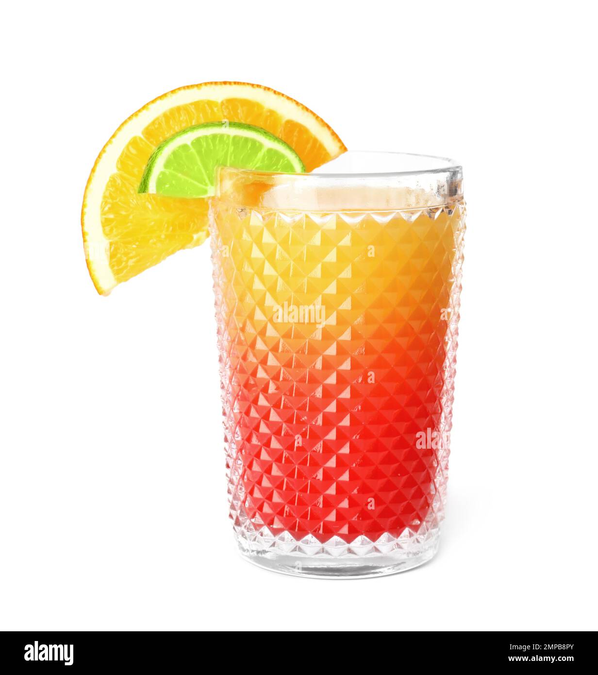Frischer alkoholischer Tequila Sunrise Cocktail isoliert auf Weiß Stockfoto