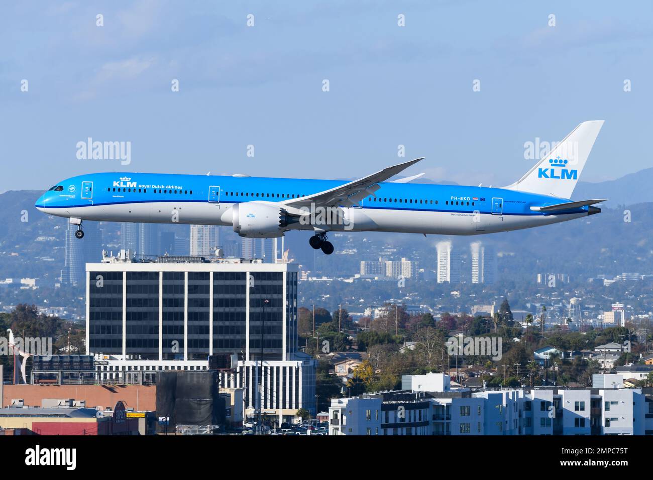 Flugzeug KLM Boeing 787-10. Flugzeug 78x Dreamliner von Royal Dutch Airlines fliegt. Stockfoto