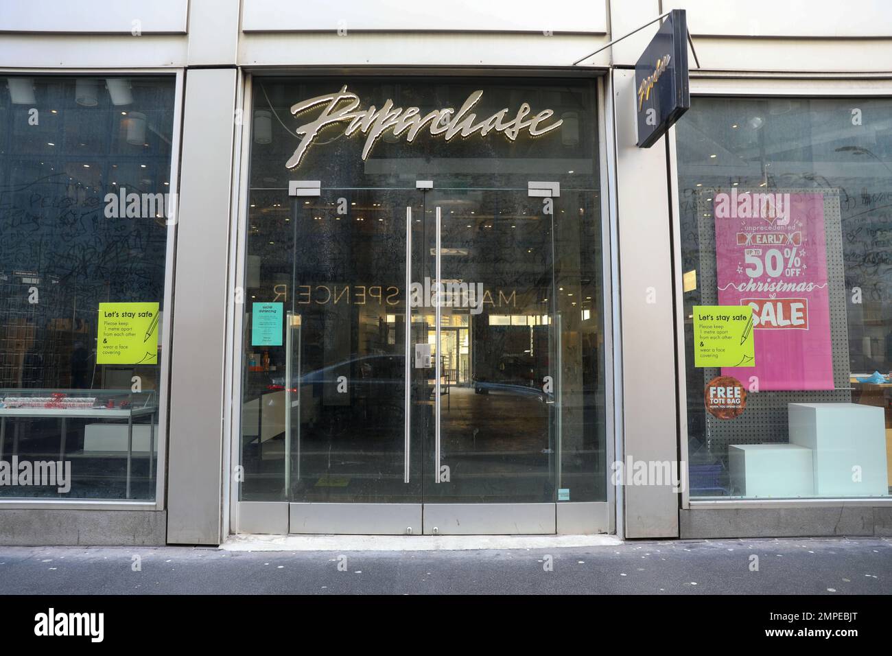 LONDON, 31. Januar 2023, Ein Paperchase-Geschäft in London geschlossen, da Paperchase in die Verwaltung geht, da Supermarkt Tesco Schreibwaren, aber nicht seine Geschäfte kauft. Kredit: Lucy North/Alamy Live News Stockfoto