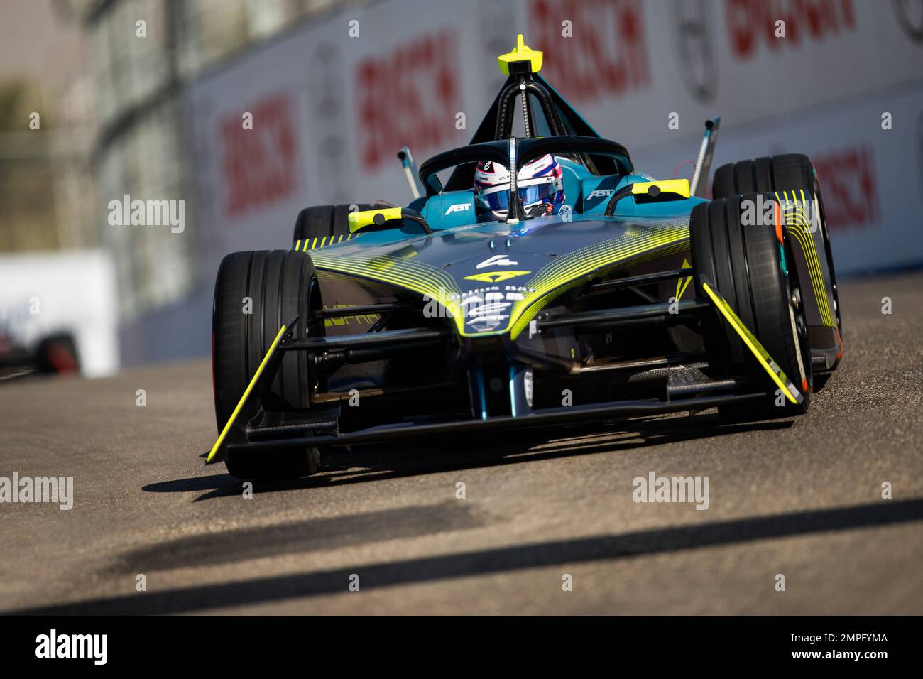 04 VAN DER LINDE Kevin (zaf), Team ABT - CUPRA, Spark-Mahindra, Mahindra M9-Electro, Action während des 2023. Diriyah ePrix, 2. Tagung der ABB FIA Formel E-Weltmeisterschaft 2022-23, auf der Riyadh Street Circuit vom 26. Bis 28. Januar, in Diriyah, Saudi-Arabien - Foto: Joao/LiveDPI Stockfoto