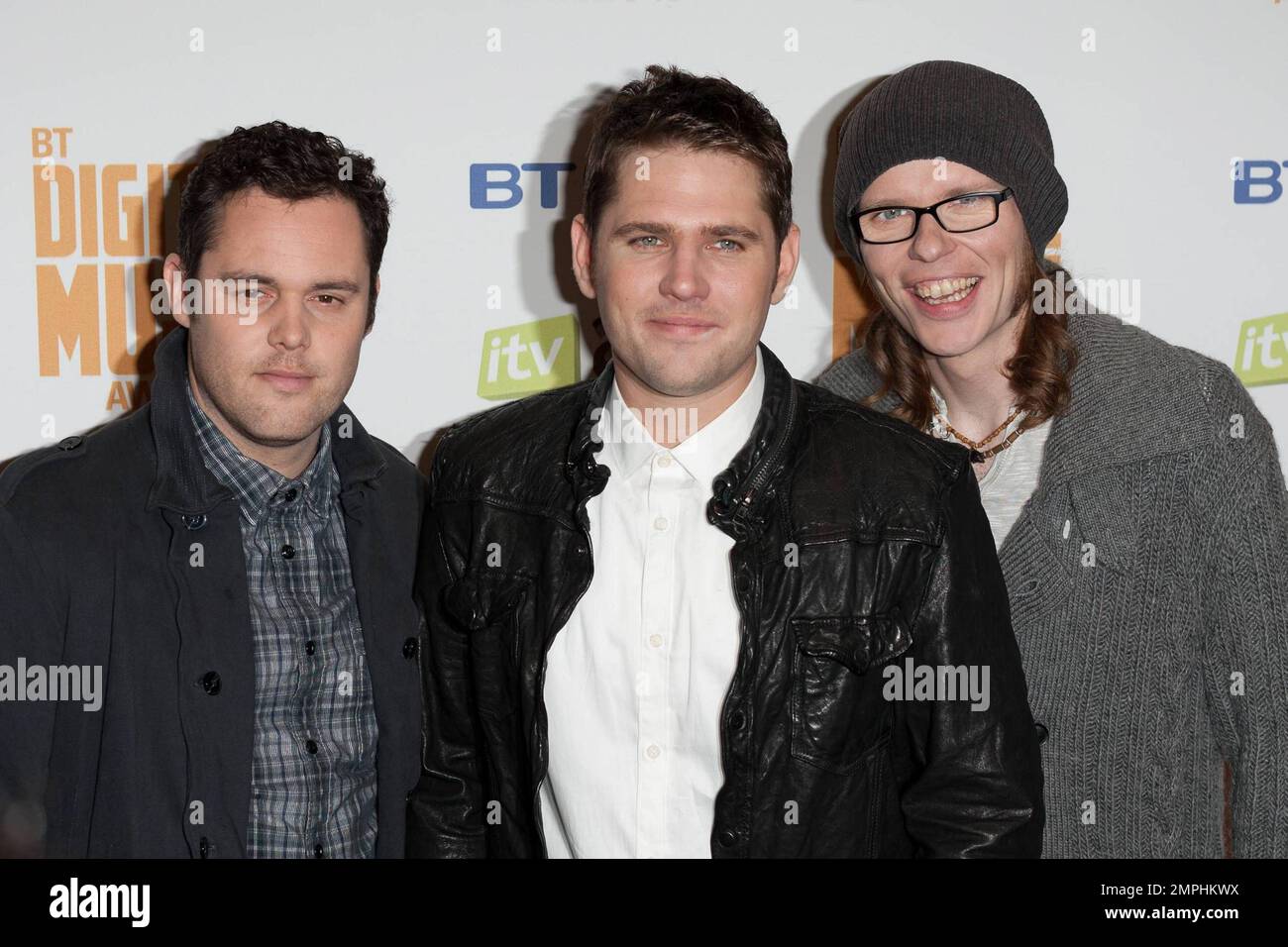 Scouting for Girls wird bei den BT Digital Music Awards 2010 im Camden Roundhouse, Camden, London, Großbritannien, vorgestellt. 09/30/2010. Stockfoto