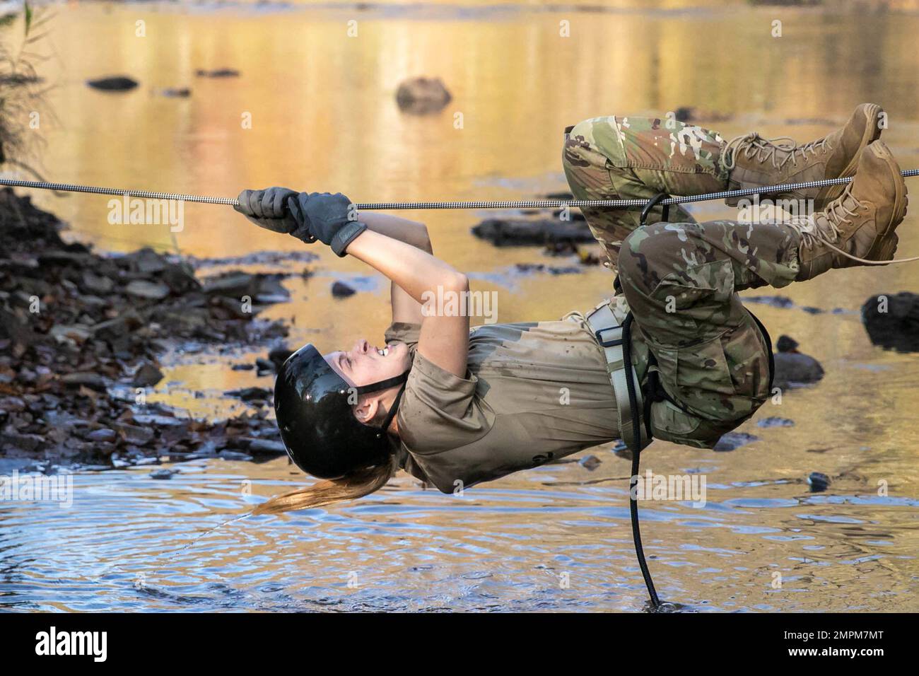 Jrotc nationale raider herausforderung Fotos und Bildmaterial in