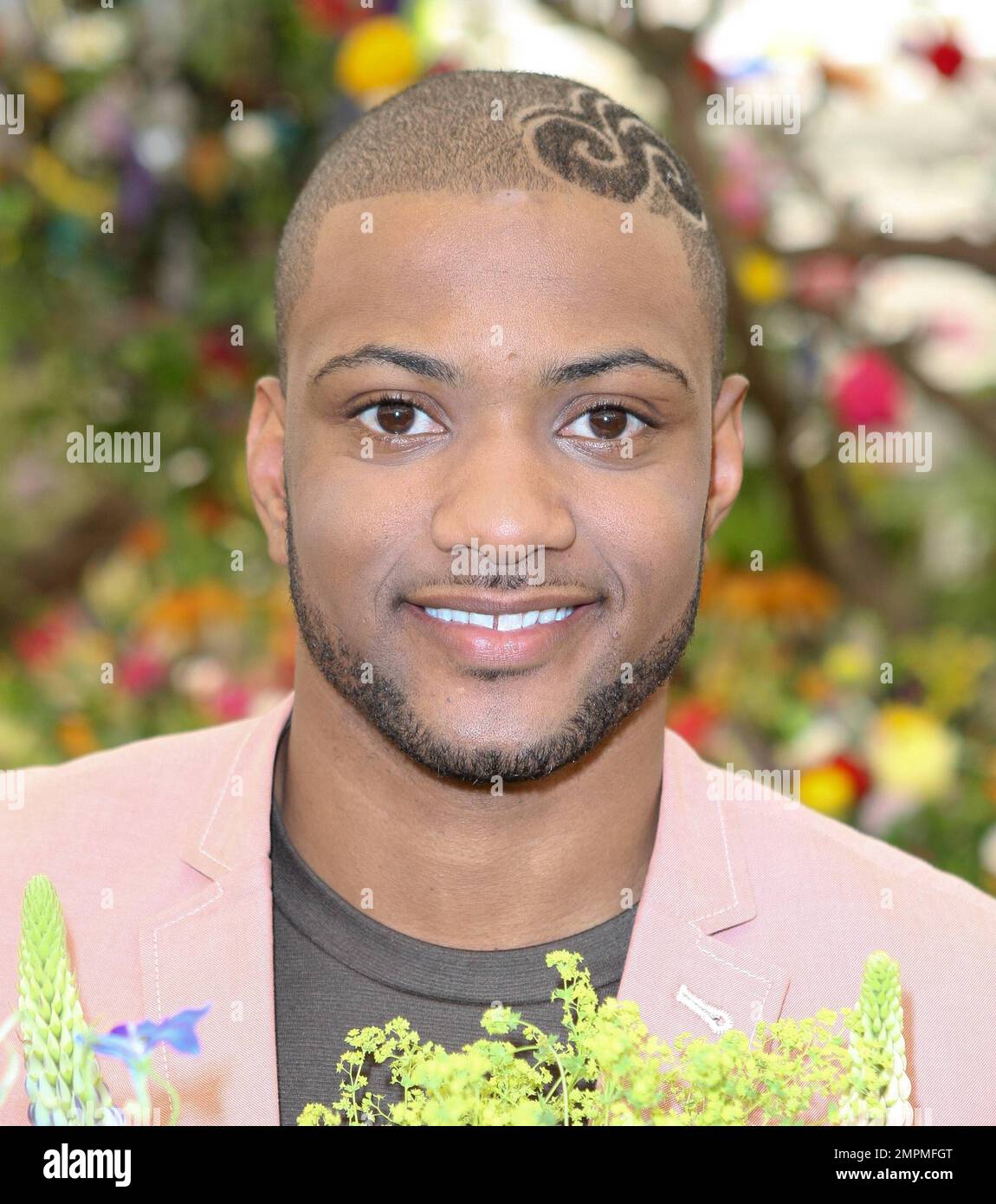 JLS-Boyband Jonathan Gill auf der RHS Chelsea Flower Show 2011. Die Veranstaltung ist die berühmteste Blumenshow der Welt und feiert den hochwertigen Gartenbau. London, Großbritannien. 05/23/11. Stockfoto