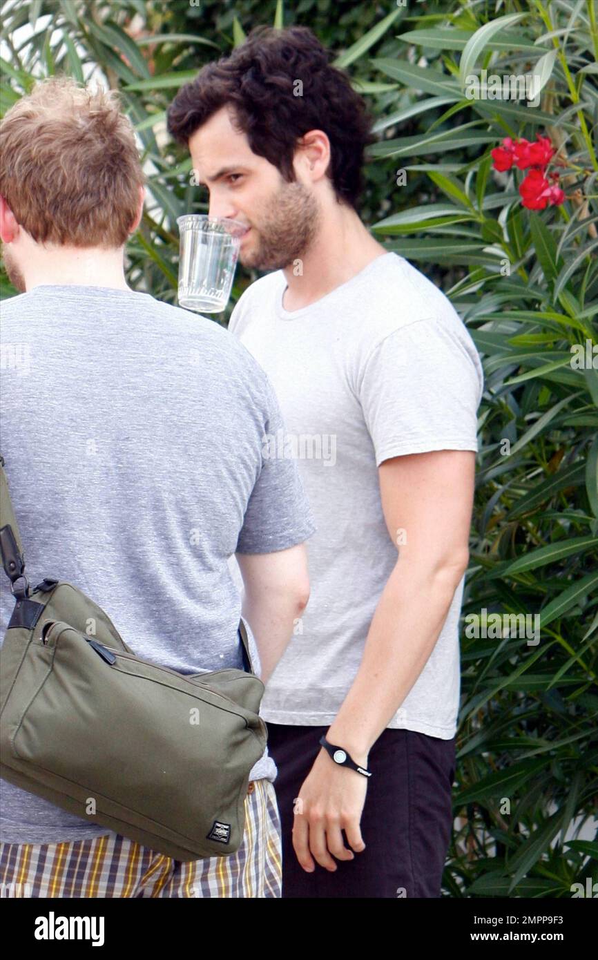 „Gossip Girl“-Star Penn Badgley am dritten Tag des Coachella Music and Arts Festivals. Indio, Kalifornien. 4/18/10. . Stockfoto