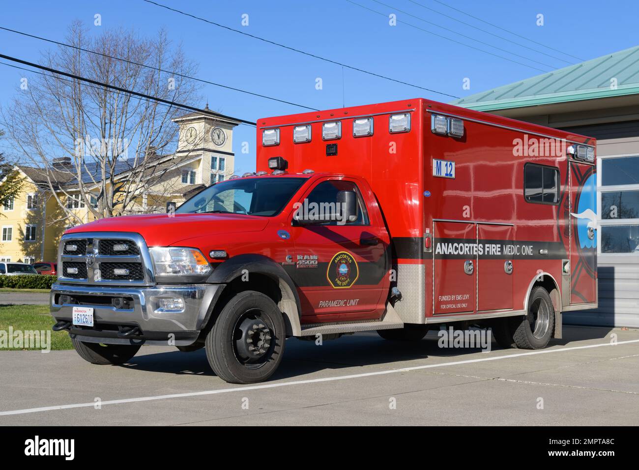 Anacortes, WA, USA - 29. Januar 2023; Anacortes WA Feuerwehr Sanitäter ein Sanitäter Stockfoto