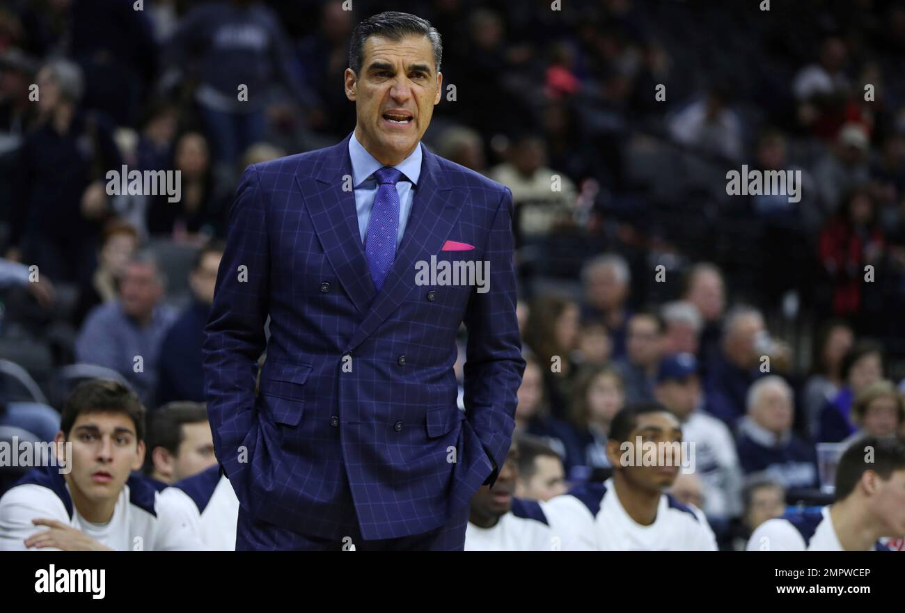 Villanova's head coach Jay Wright reacts during the second half of an NCAA college basketball game against Lafayette, Friday, Nov. 17, 2017, in Allentown, Pa. (AP Photo/Chris Szagola) Stockfoto