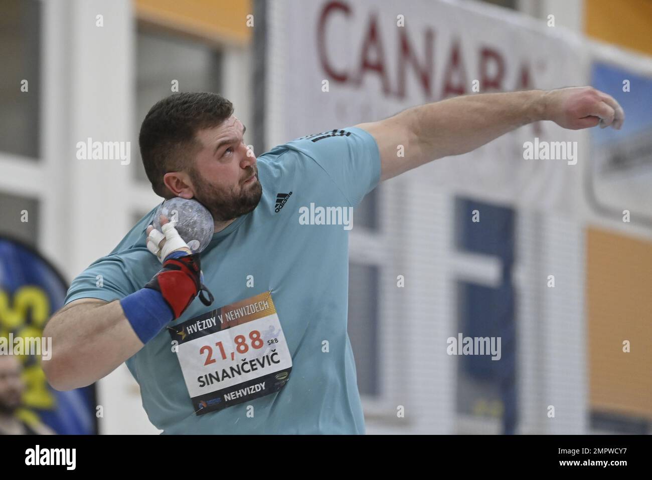 Nehvizdy, Tschechische Republik. 31. Januar 2023. Armin Sinancevic aus Serbien tritt am 31. Januar 2023 in Nehvizdy bei der Hallen-Sportveranstaltung Stars in Nehvizdy in der Silber-Kategorie der World Indoor Tour in Shot Put an. Kredit: Josef Vostarek/CTK Photo/Alamy Live News Stockfoto