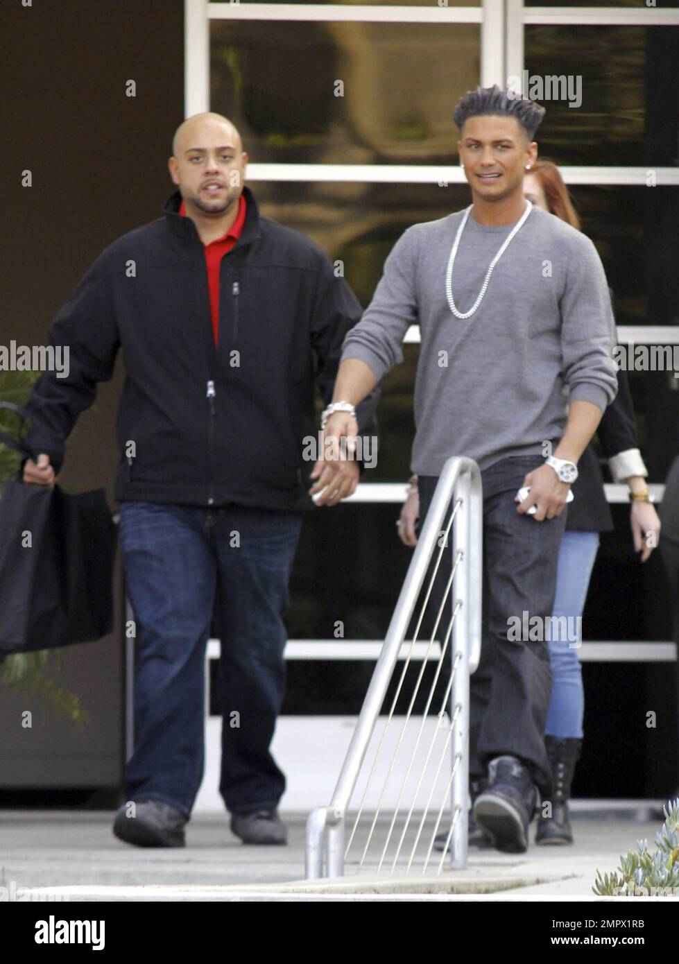 EXKLUSIV!! Paul Delvecchio, auch bekannt als DJ Pauly D, verlässt nach einem Auftritt in Los Angeles, Kalifornien, die Studios „Chelsea Later“. 11. Januar 2012 Stockfoto