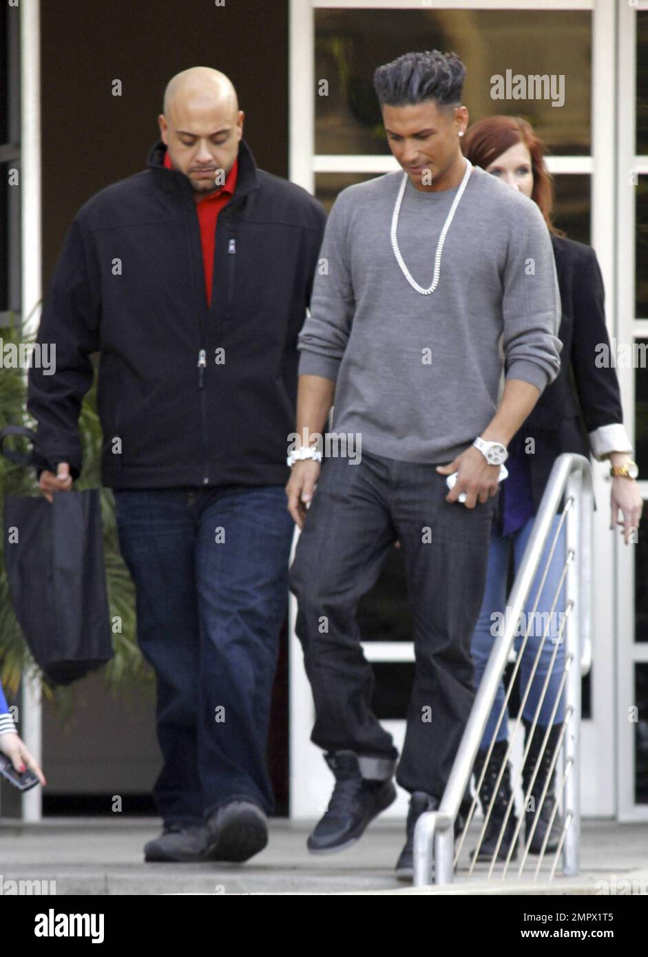 EXKLUSIV!! Paul Delvecchio, auch bekannt als DJ Pauly D, verlässt nach einem Auftritt in Los Angeles, Kalifornien, die Studios „Chelsea Later“. 11. Januar 2012 Stockfoto