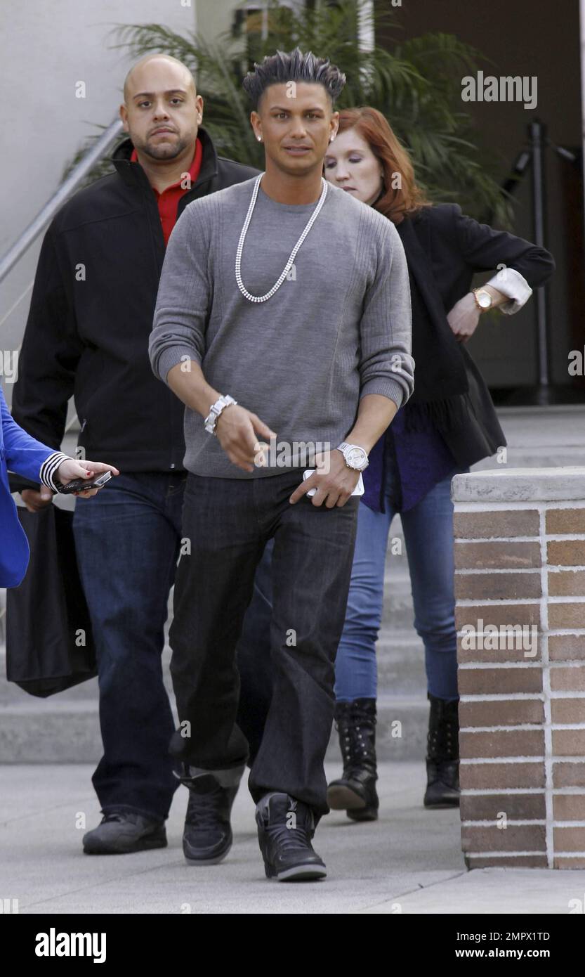 EXKLUSIV!! Paul Delvecchio, auch bekannt als DJ Pauly D, verlässt nach einem Auftritt in Los Angeles, Kalifornien, die Studios „Chelsea Later“. 11. Januar 2012 Stockfoto