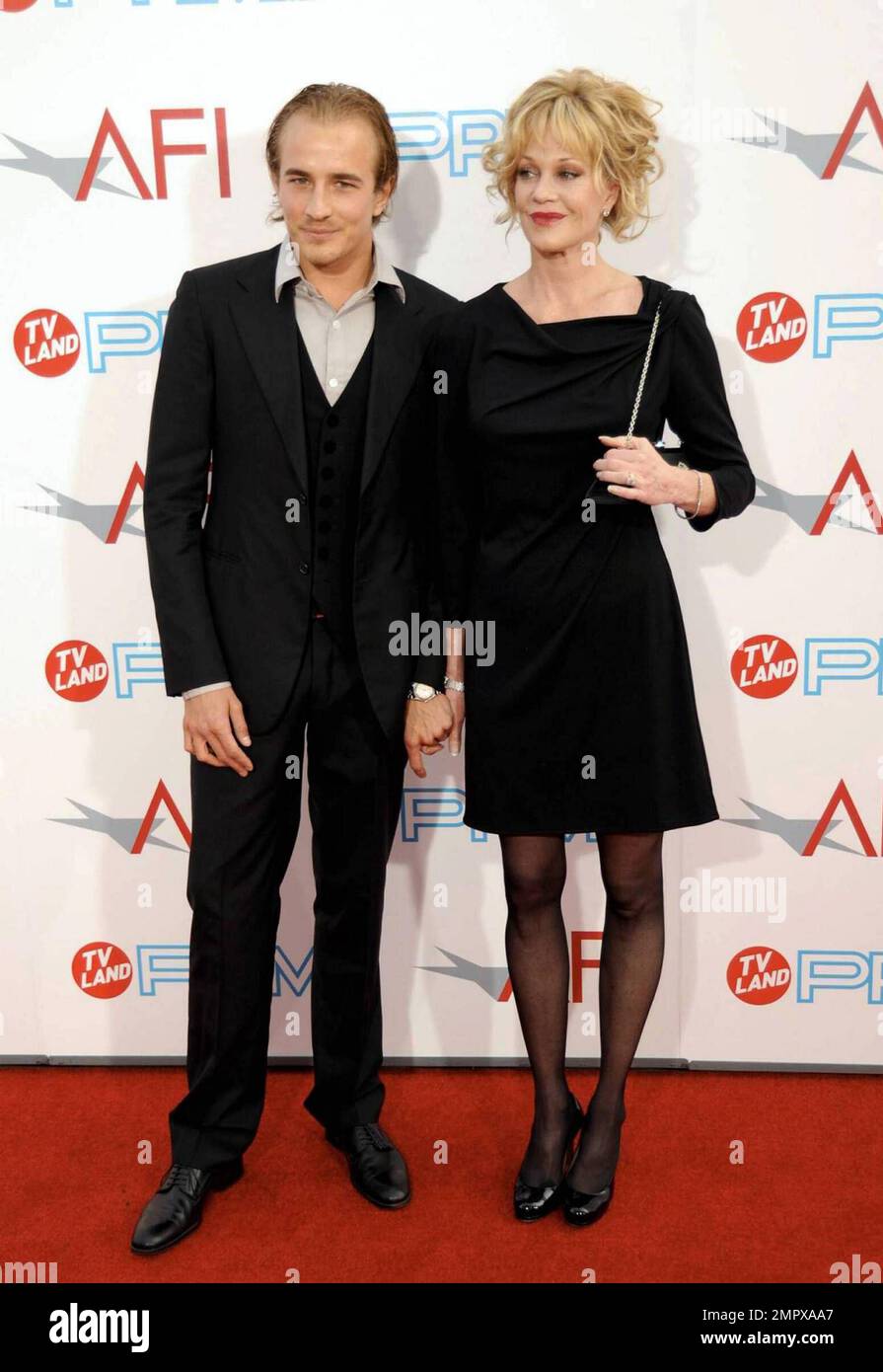 Melanie Griffith und Jesse Johnson beim AFI Lifetime Achievement Award 37. für Michael Douglas. Los Angeles, Ca. 6/11/09. . Stockfoto