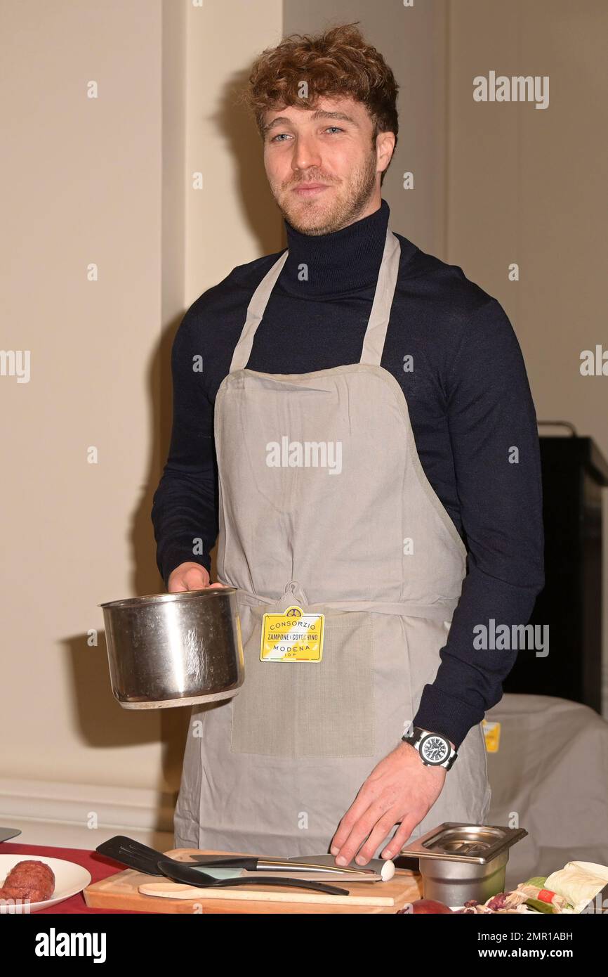 Rom, Italien. 31. Januar 2023. Paolo Ciavarro nimmt an der Show-Kochshow „Dispensa stellata“ Teil, um Cotechino und Zampone Modena IGP wieder an den Tisch im Palazzo Ripetta zu bringen. Kredit: SOPA Images Limited/Alamy Live News Stockfoto