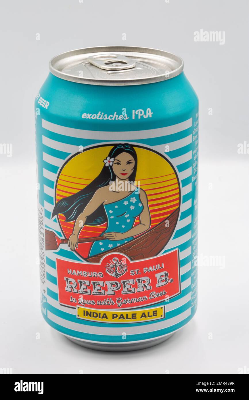 Kiew, Ukraine - 18. Juni 2022: Studio-Shooting von German Reeper B India Pale Ale Bier kann auf Weiß schließen. Stockfoto