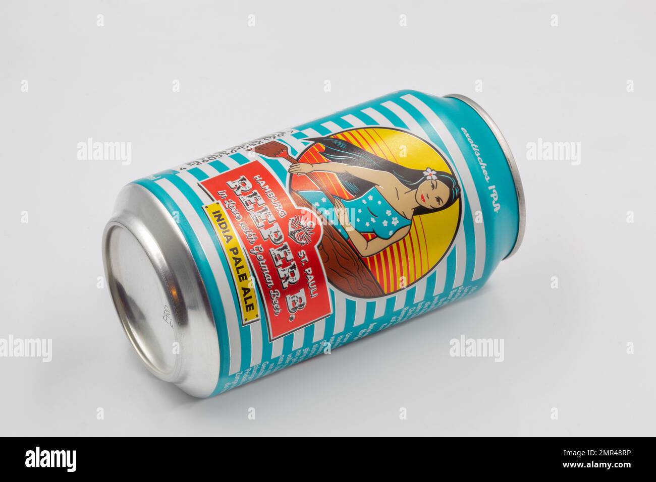 Kiew, Ukraine - 18. Juni 2022: Studio-Shooting von German Reeper B India Pale Ale Bier kann auf Weiß schließen. Stockfoto