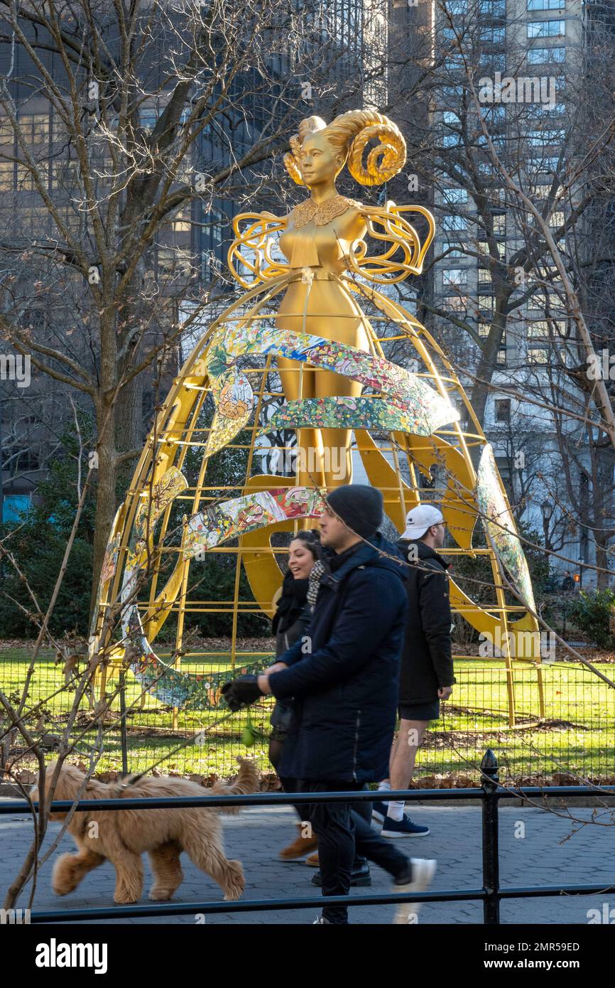 Witness ist eine riesige Skulptur der öffentlichen Kunst, die im Madison Square Park, 2023, NYC, USA, ausgestellt wird Stockfoto